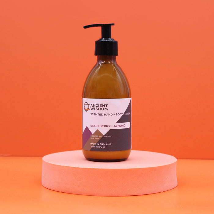 Loção Hidratante Fragrância Amora e Amêndoa 300ml - Charmy Gift Store®