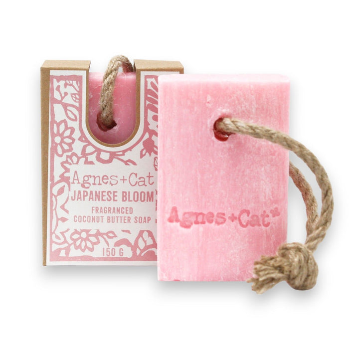 Sabonete Agnes + Cat em Corda - Flor Japonesa, Presente Único e Elegante