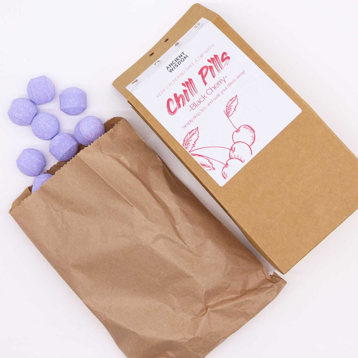 Pack Presente Chill Pills 350g - Cereja Preta, Luxo Artesanal para Banho