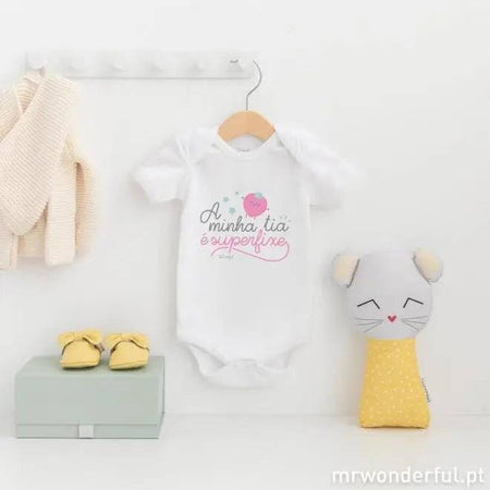 Body para bebé com a frase A minha tia é superfixe A minha loja Casa e Decoração