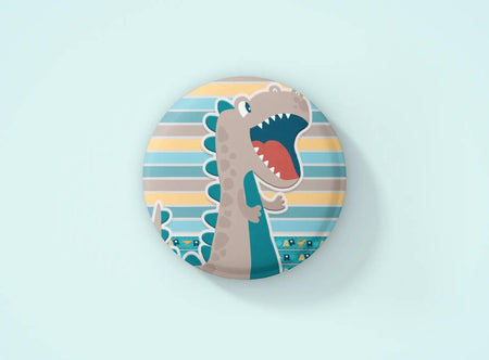 Crachá Dino Menino 001 – Presente Artesanal Personalizado para Crianças, Original de Portugal
