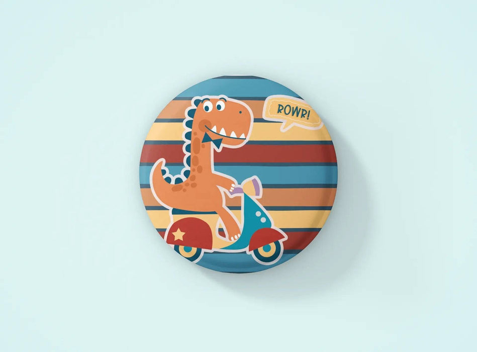 Crachá Dino Menino 008 – Presente Exclusivo Infantil Personalizado, Artesanal Português Charmy Gift Store®
