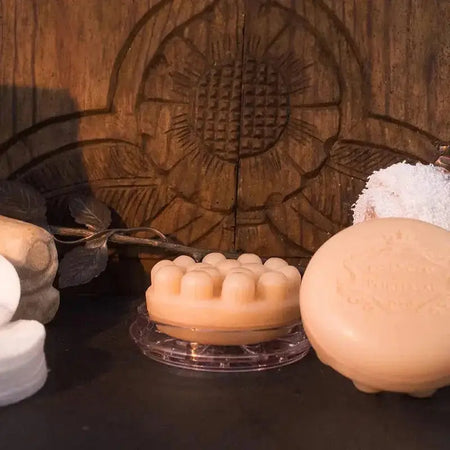 Sabonete de Massagem com Extratos Orgânicos de Camomila e Calêndula para Pele Sensível, 94g