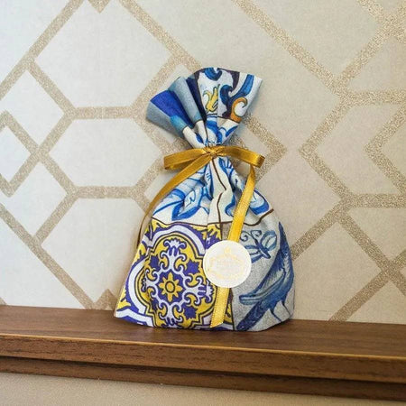 Sabonetes Aromáticos com Ambientadores de Charme em Azulejo Desenhado - Essências de Portugal